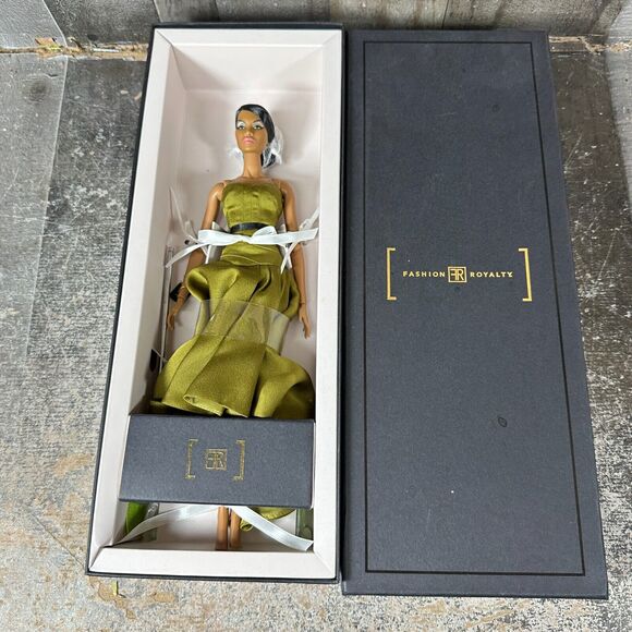 Integrity Toy VIVID ENCOUNTER ADELE MAKEDA Urban Safari Fashion Royalty Doll